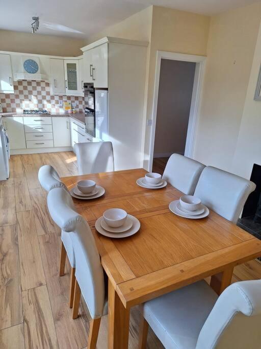 'grange Hideaway' Town Centre * Omagh
